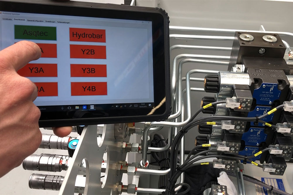 Hydraulikaggregate Sonderlösung 3 Hydraulikaggregat mit Tablet Fernsteuerung